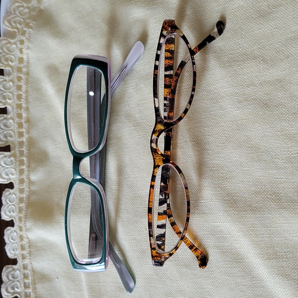 Reading glasses 3.00